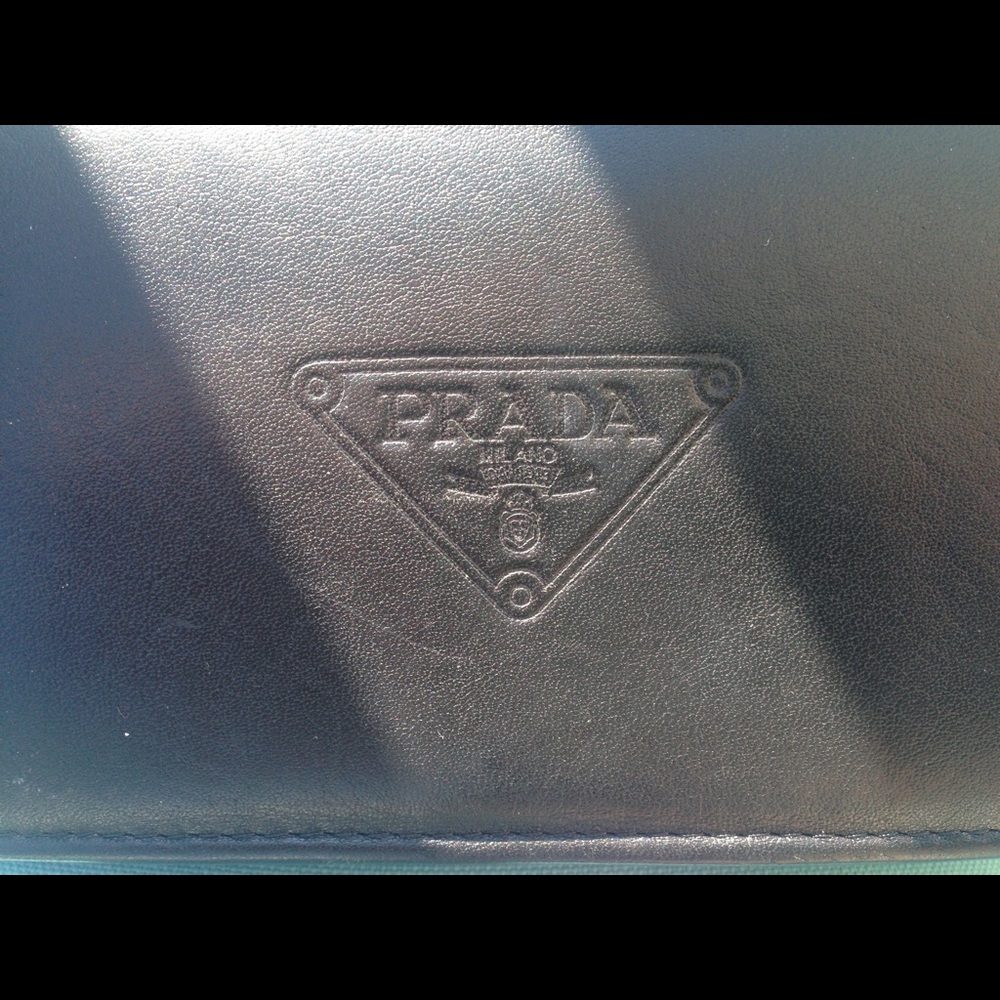 Original Prada Wallet- vintage negotiable
