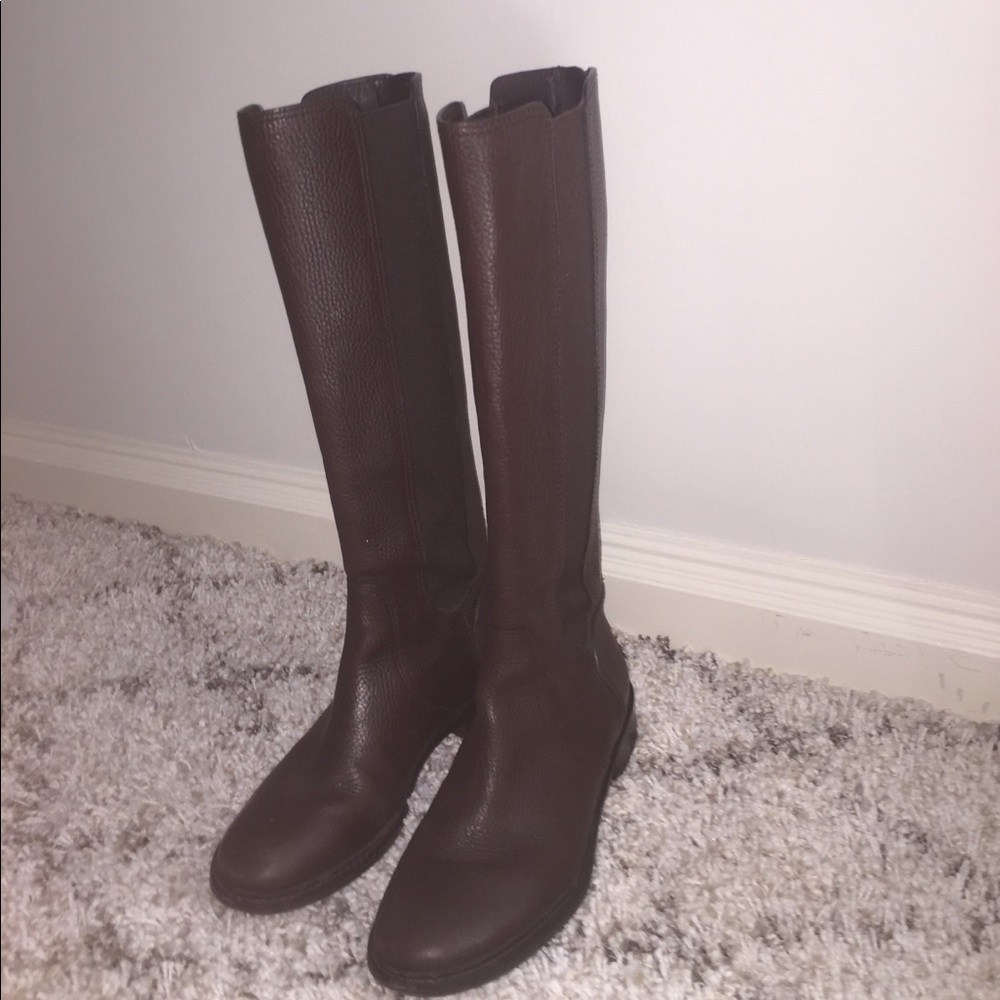 Tory Burch size 6  boots in Brown