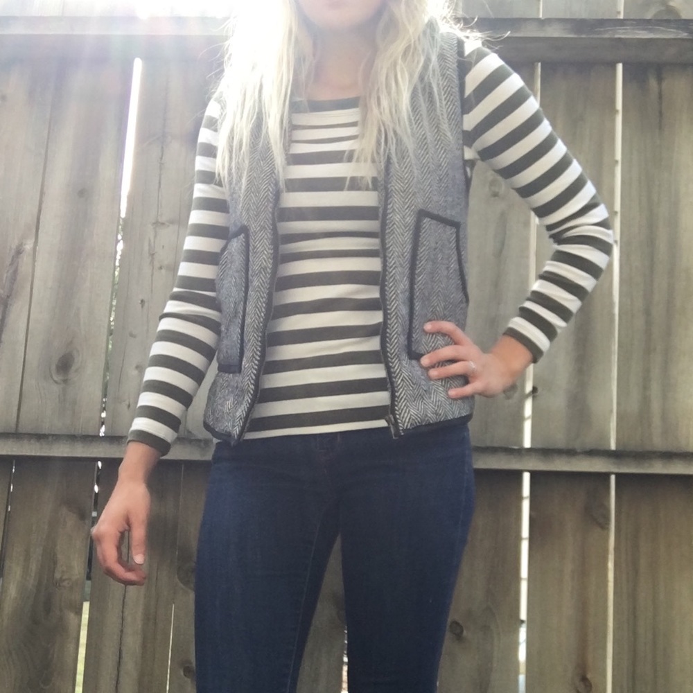 BANANA REPUBLIC striped shirt