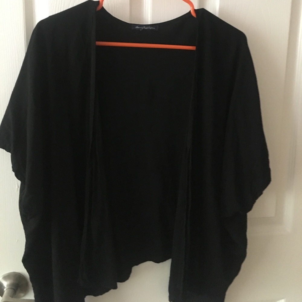 Black, Short-Sleeved Kimono top