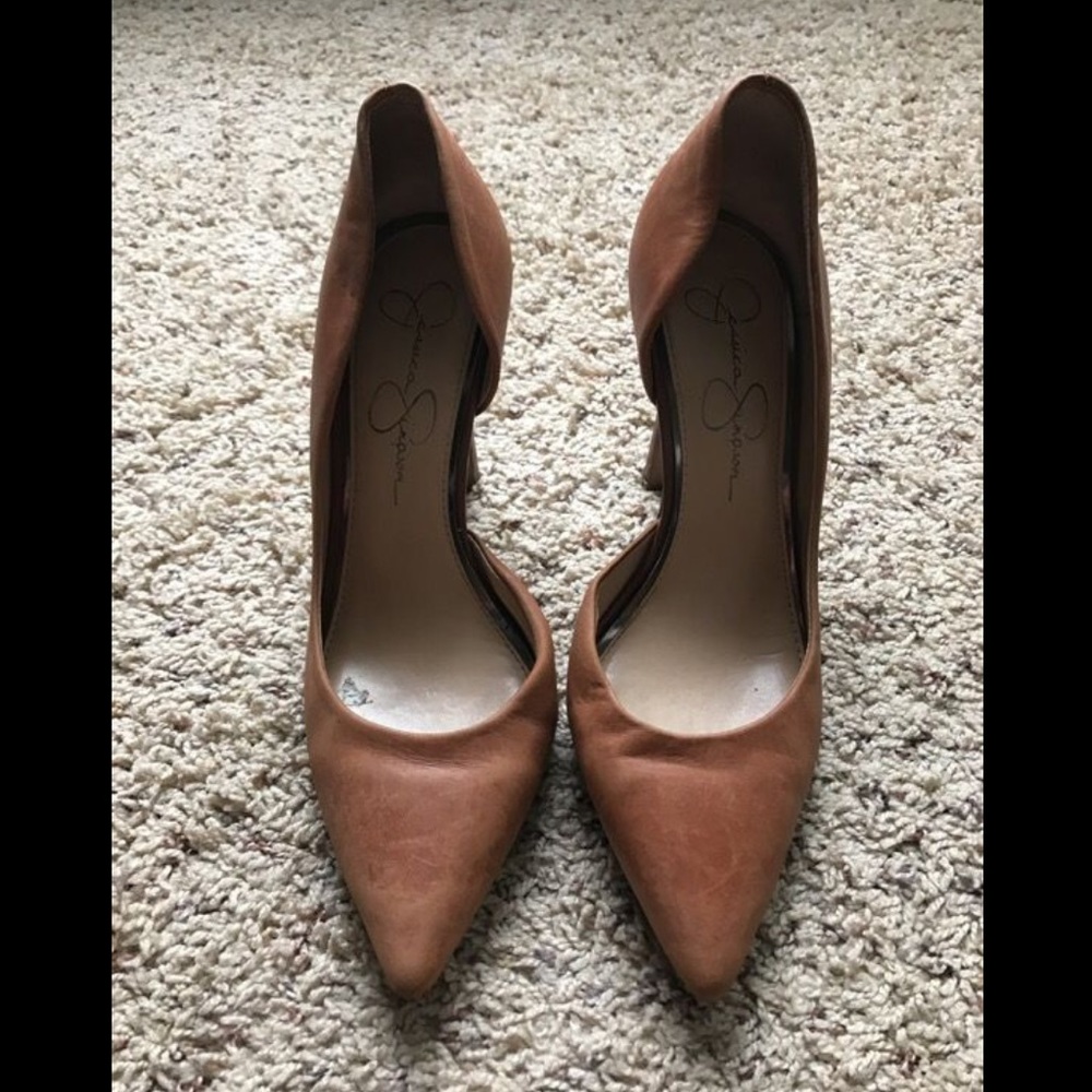 Jessica Simpson pumps