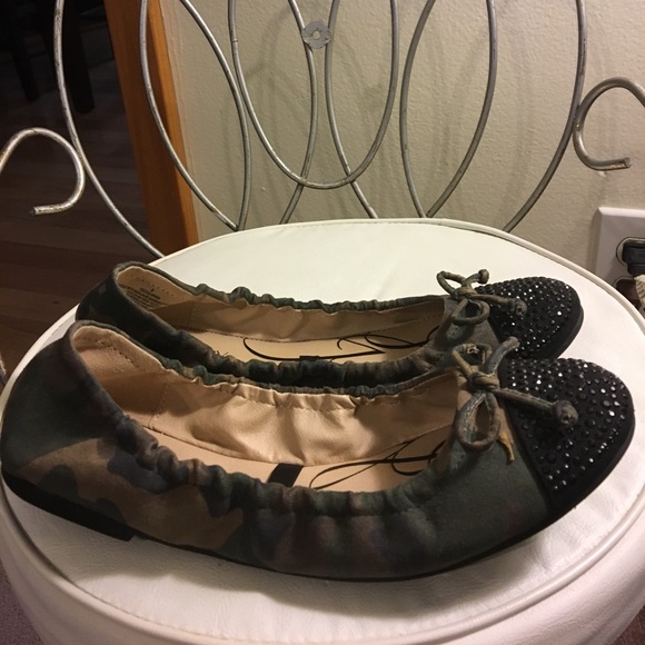 Sam & Libby Shoes - Sam & Libby camo flats😍❤️🌹
