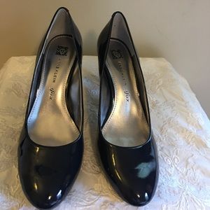 Anne Klein Navy patent leather heels