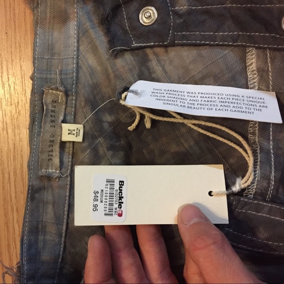 Button up/flannel - Picture 2 of 4