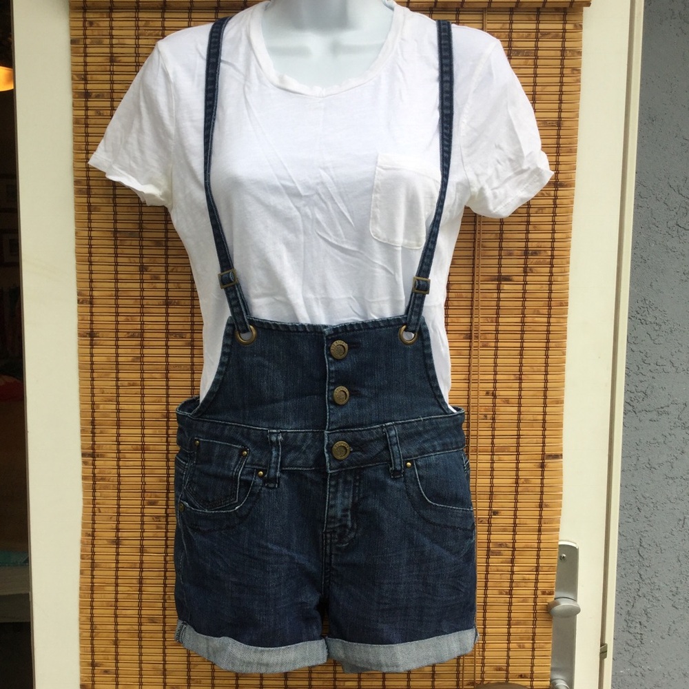Overall shorts