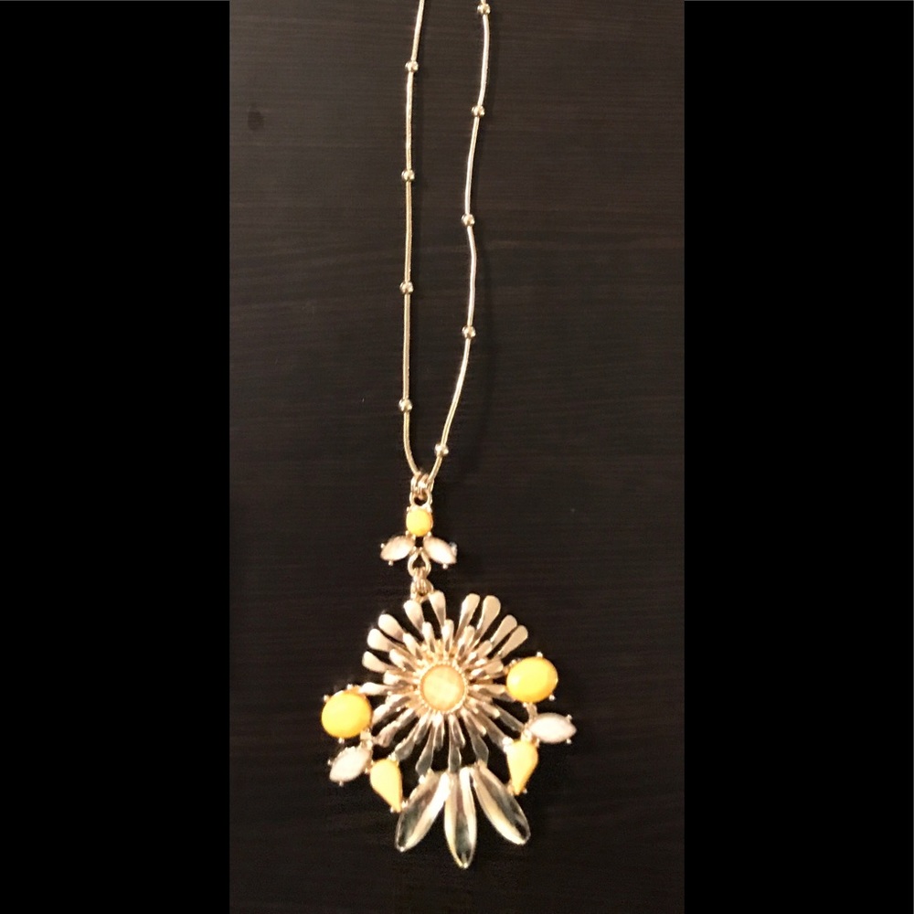 🌼Brand new Long Yellow NY&Co. Necklace🌼