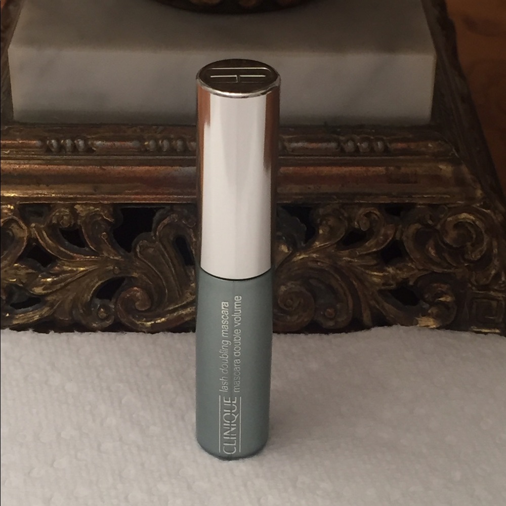 Clinique Beauty Essentials Lash Doubling Mascara