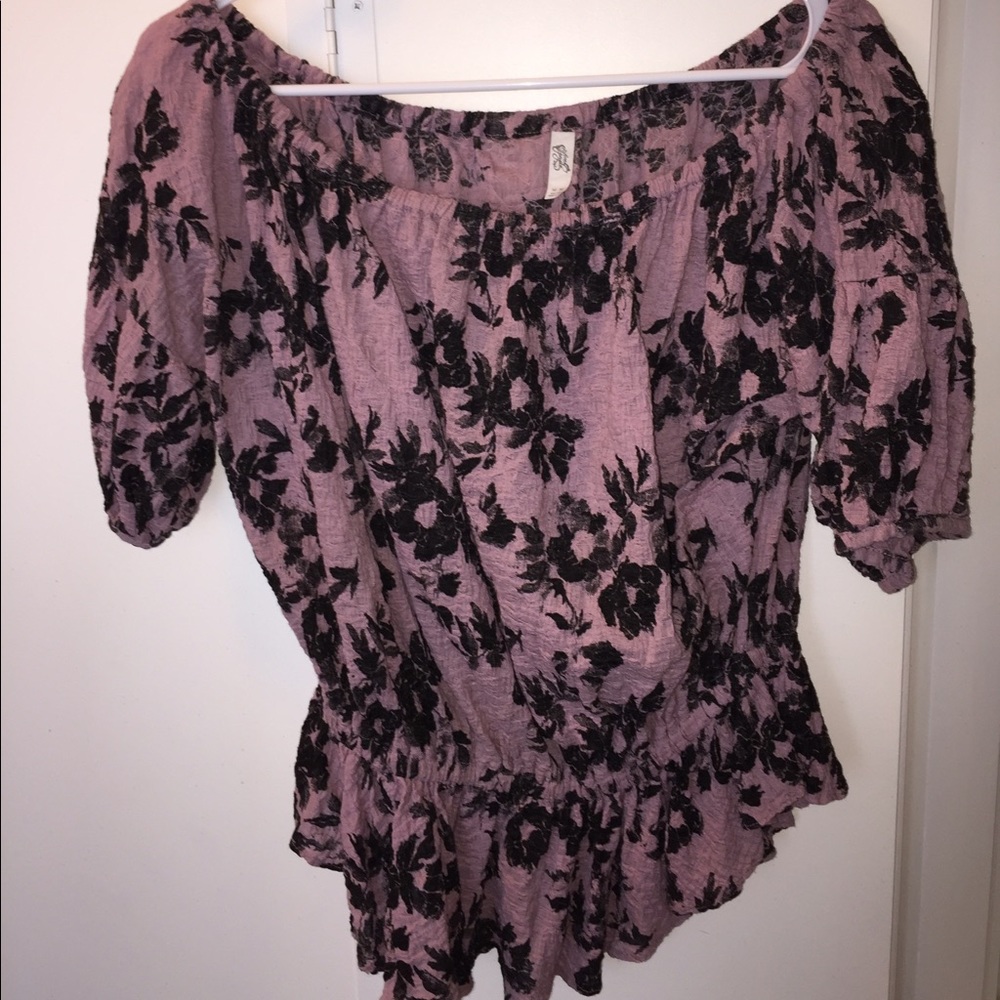 SOLD FREE PEOPLE off the shoulder top WORN TWICE! - Picture 1 of 1
