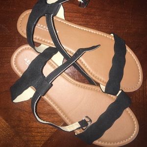 Black Aeropostale sandals
