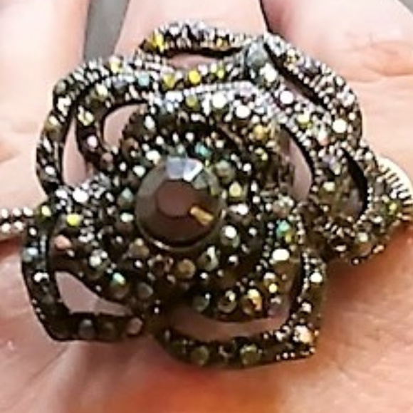 NWT! Statement Ring - Picture 6 of 7