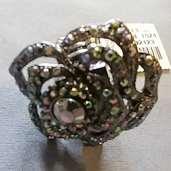 NWT! Statement Ring - Picture 4 of 7