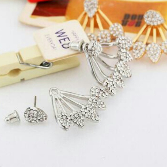 HP🎆 Silver Gold Ear Curtain Rhinestone Earrings - Picture 3 of 4