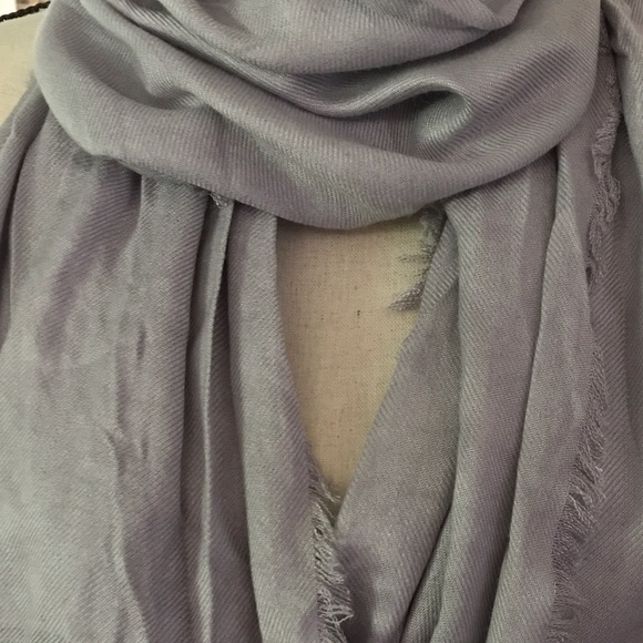 Price Drop All 4 $15!! BEAUTIFUL SCARF BUNDLE - Picture 4 of 4