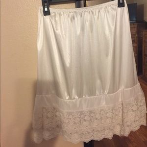 Skirt extender