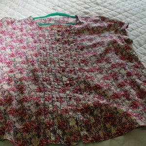 Short sleeve rose pattern shirt