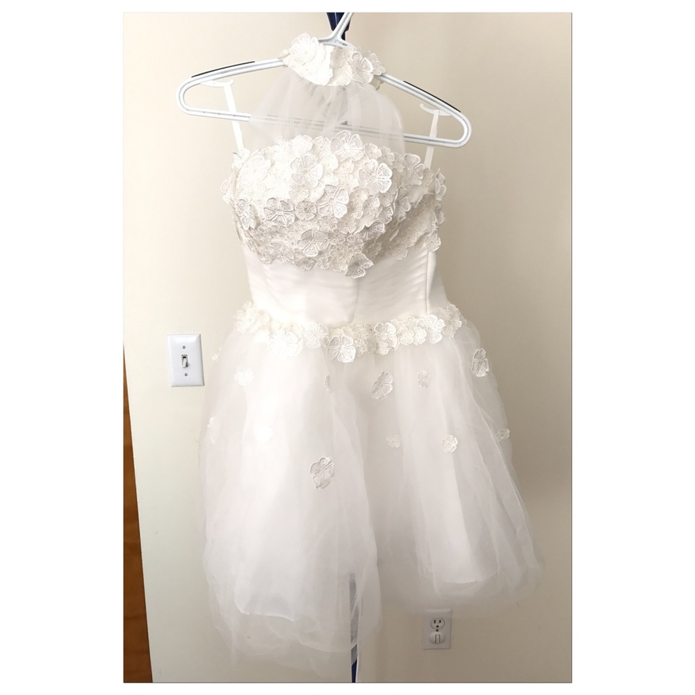 Mini skirt bride Wedding dress with lace