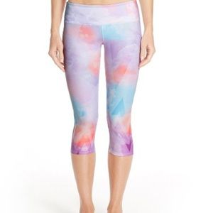'Sprinter' Mesh inset Capri yoga leggings