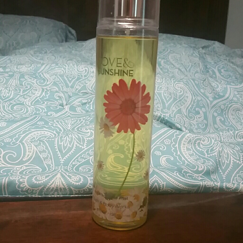 Body spray by bath and body works