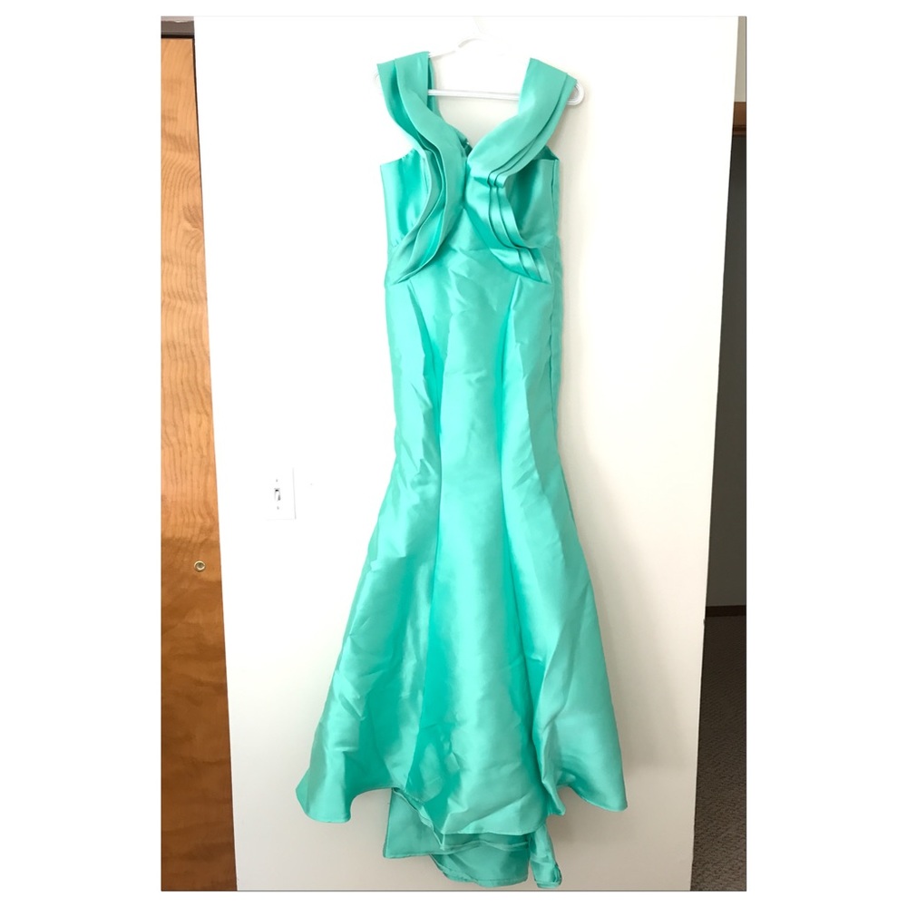 Mermaid wedding dress for bridesmaid/ guest