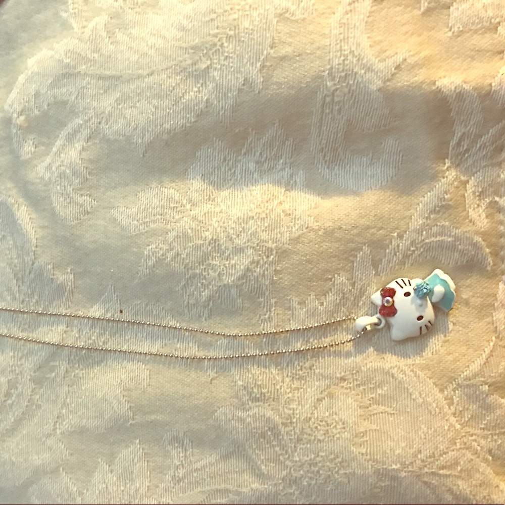 Hello kitty necklace