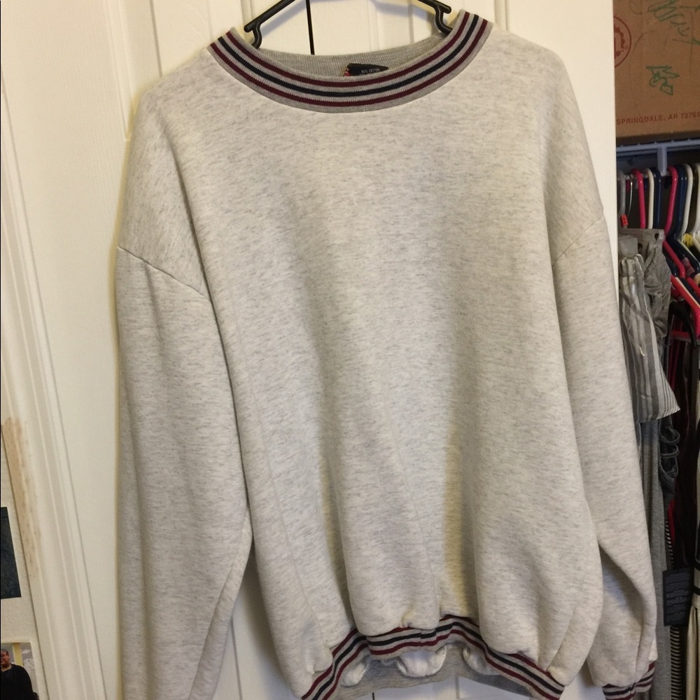 Grey sweatshirt