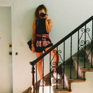 Meet your Posher, Bela