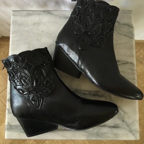 โ๏ธโ๏ธโ๏ธSOLDโ๏ธโ๏ธโ๏ธSesto Meucci Trapunto ankle boot - Picture 3 of 8