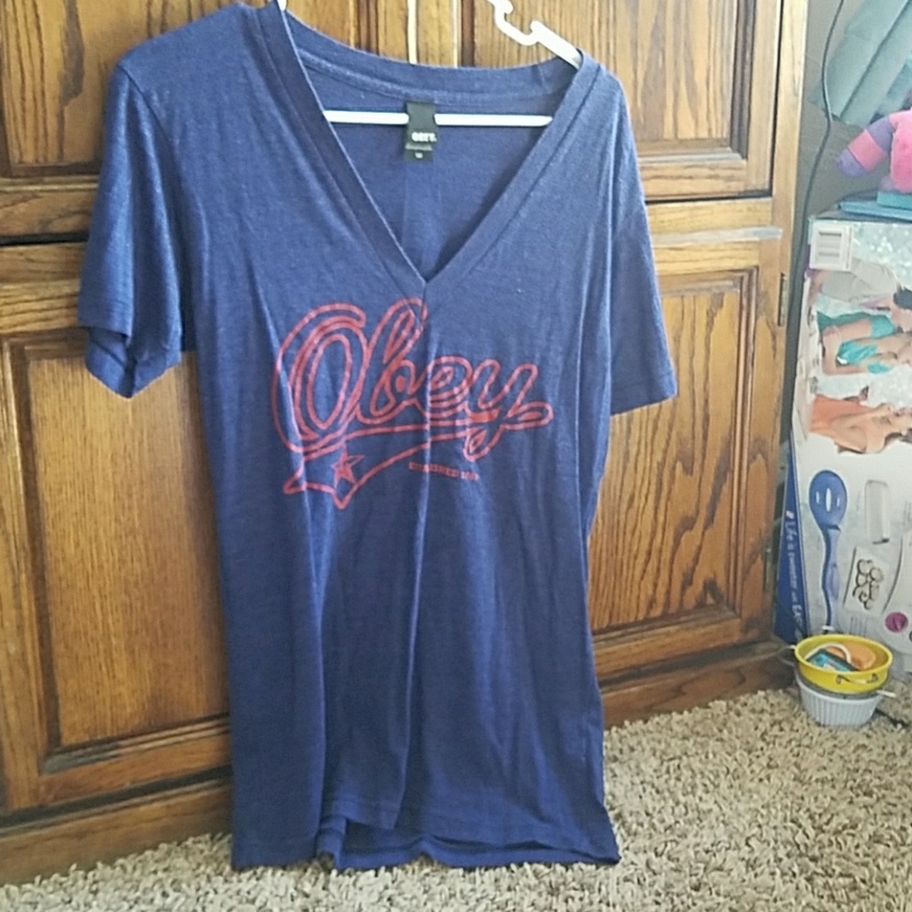 Obey t shirt