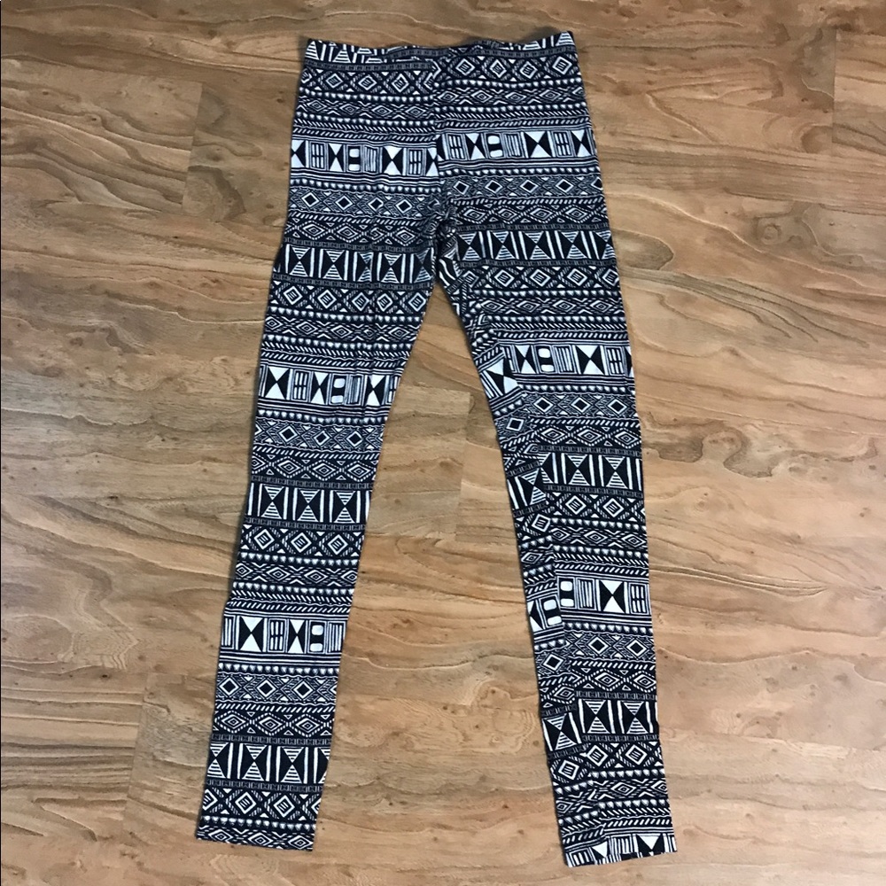 Nollie printed leggings NWOT