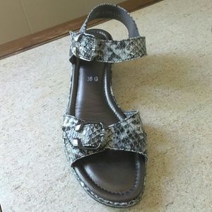 luftpolster sandals