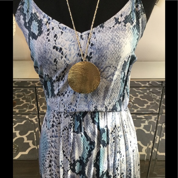 Firm Flash Sale🔥🔥 Eight Sixty Maxi Dress - Picture 4 of 8