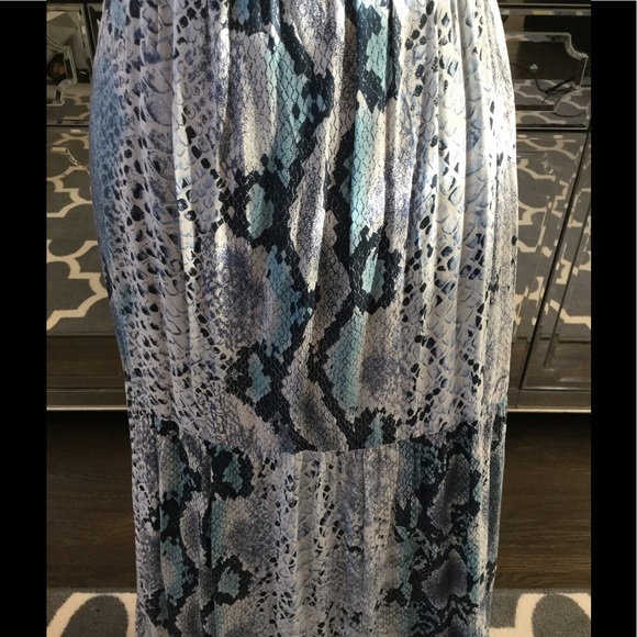 Firm Flash Sale🔥🔥 Eight Sixty Maxi Dress - Picture 5 of 8