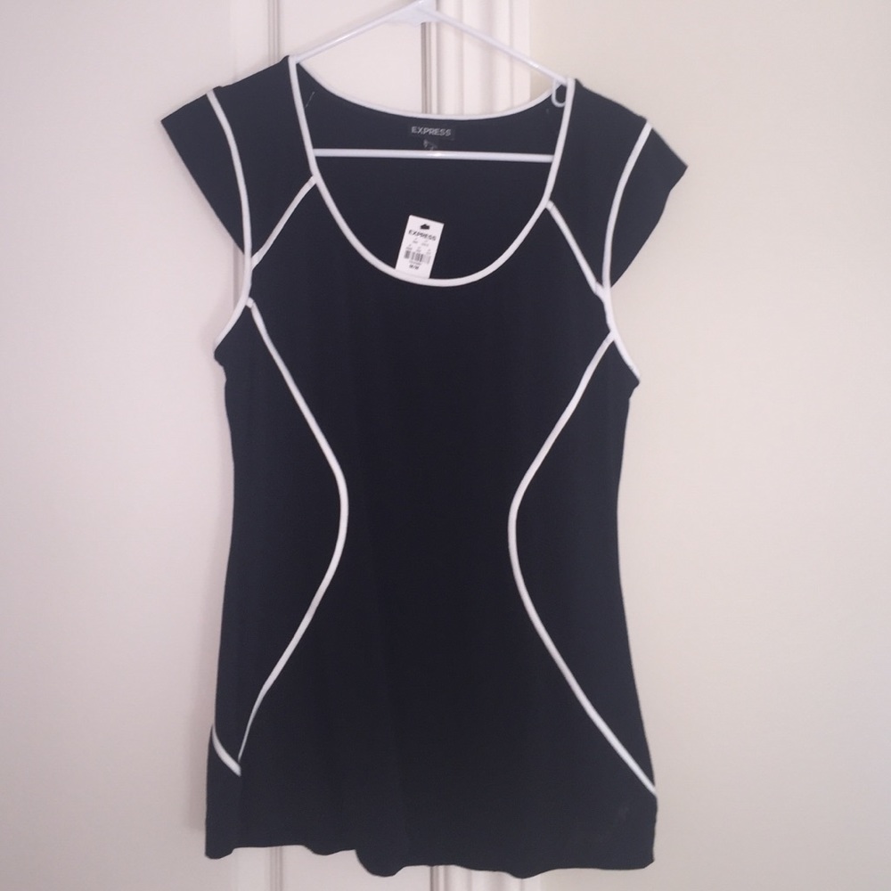 Express - black and white top size M. NWT