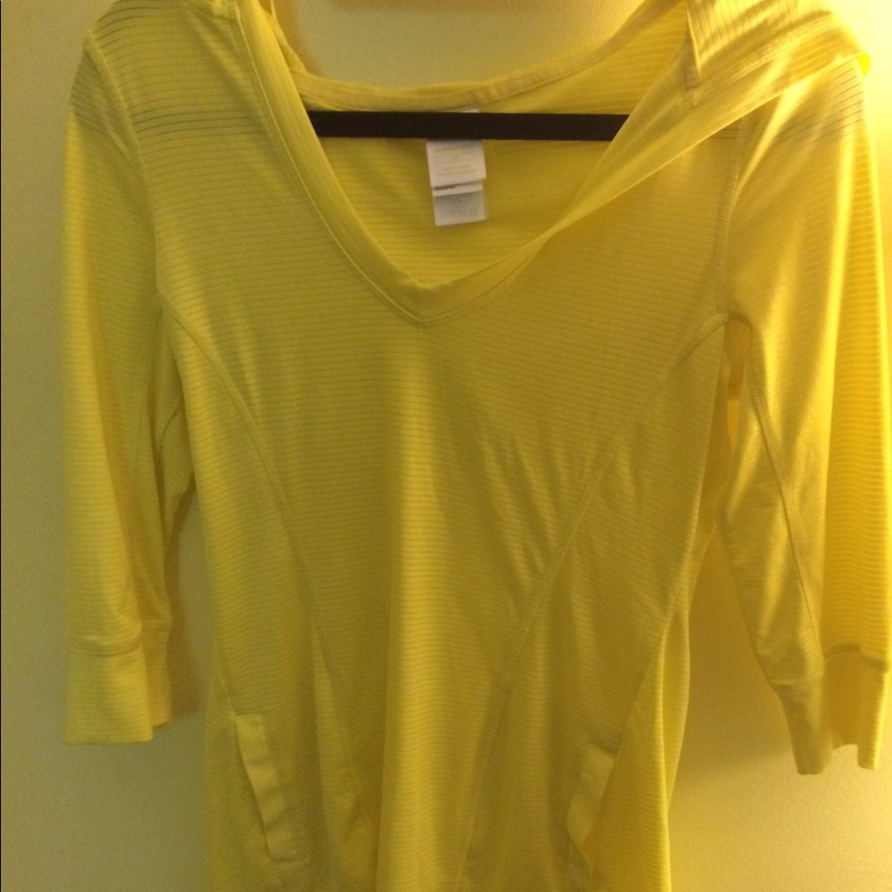 ⬇️30 Lightweight Yellow North Face S Top with Hood