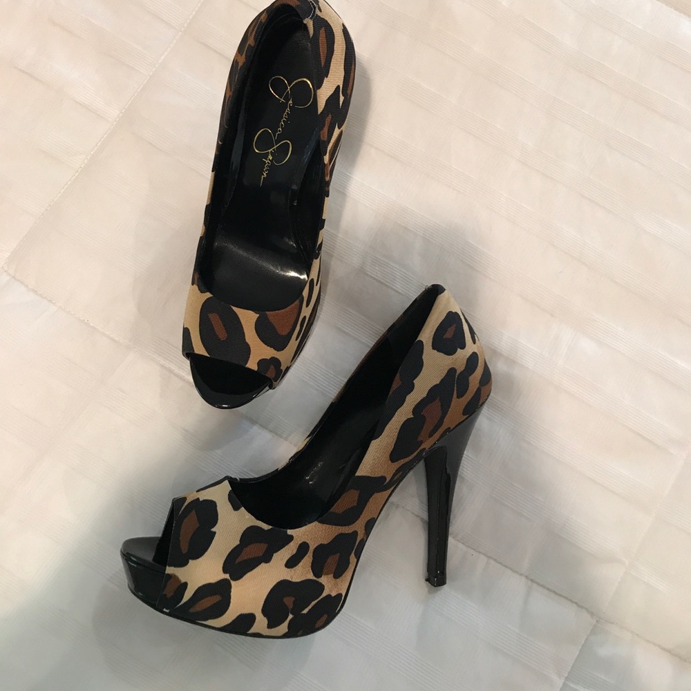 Jessica Simpson leopard fabric open toe heel