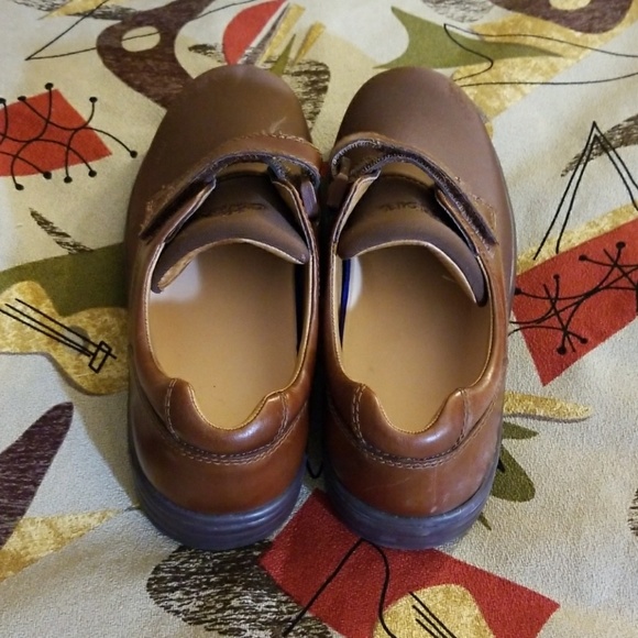 Dr. Comfort Womens Annie Shoes - Picture 2 of 7