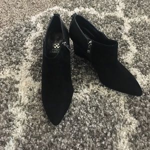 Vince Camuto Black Wedges size 8