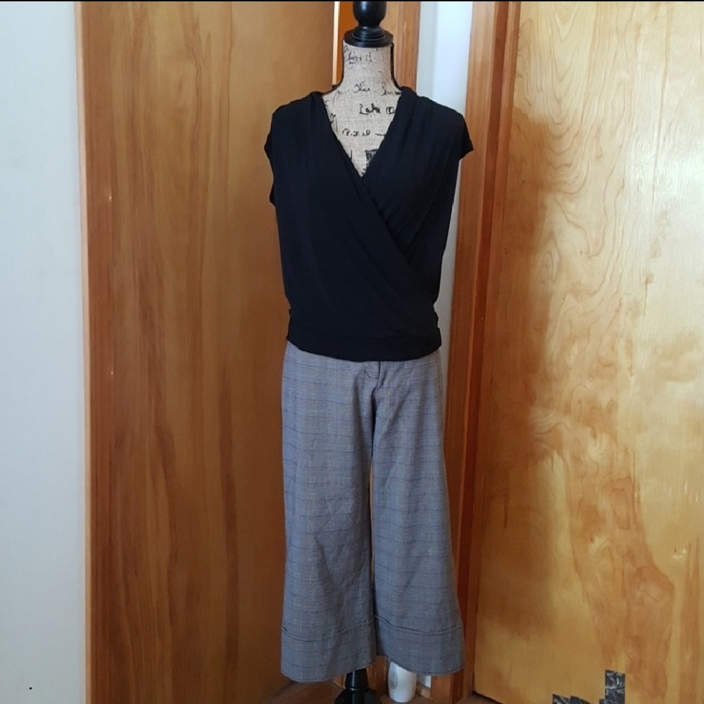 Black and pink glen plaid capris