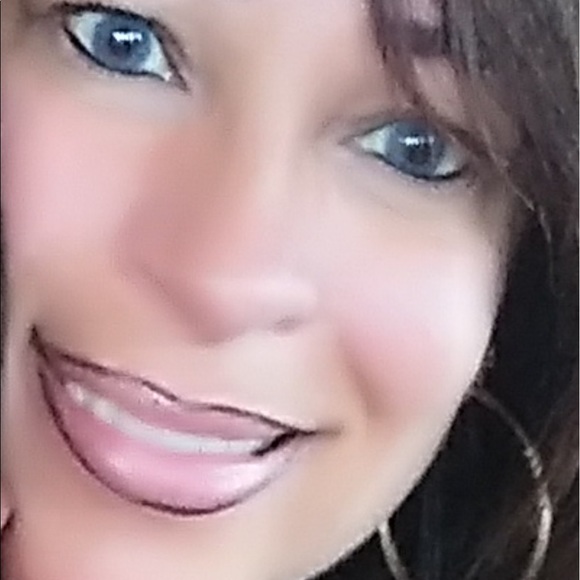 Meet your Posher, Tanya - Picture 1 of 1