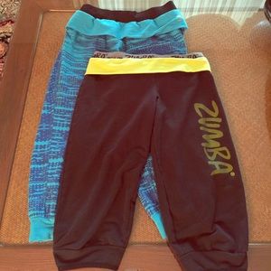 💕two Zumba pants bundle (capri cut) size small 💕