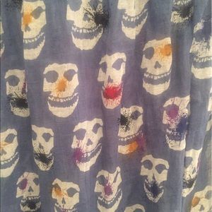 Yarnz Splatter Skull Linen Scarf in Blue