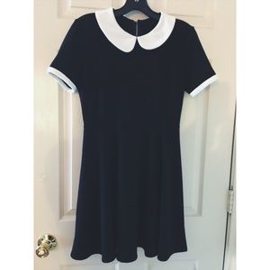 Peter Pan collar/Wednesday Adams dress