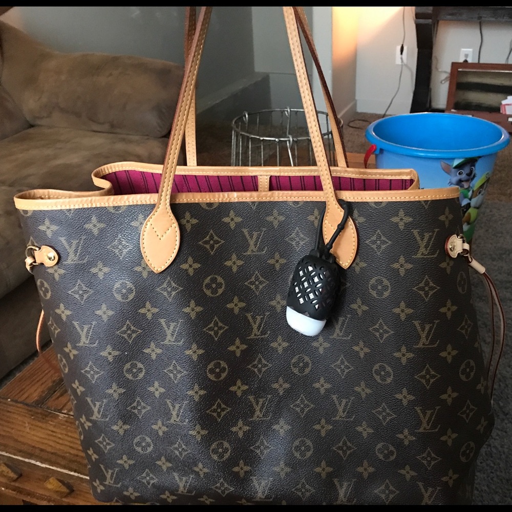 100% Authentic Louis Vuitton Neverful GM