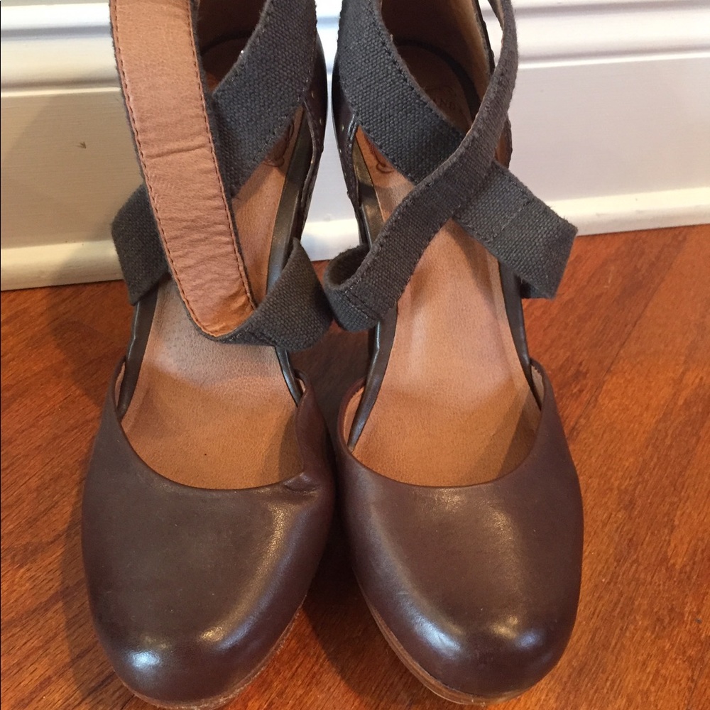 Lucky 7.5--- never been worn!