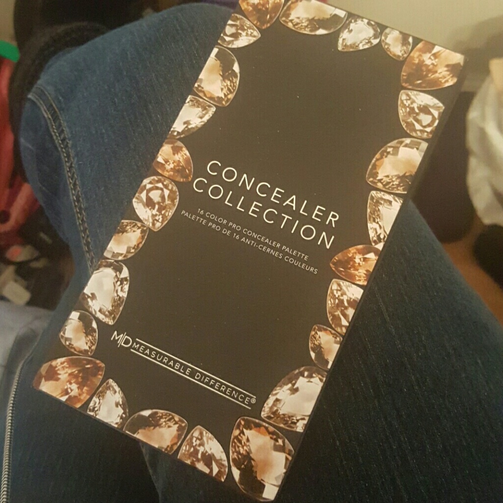 16 color pro concealer palette