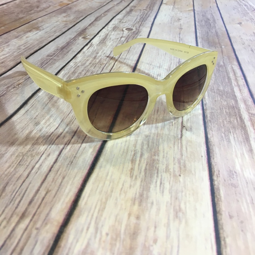 AJ Morgan sunglasses