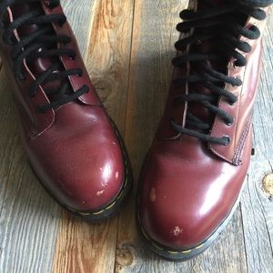 Vintage made in ENGLAND doc martens burgundy