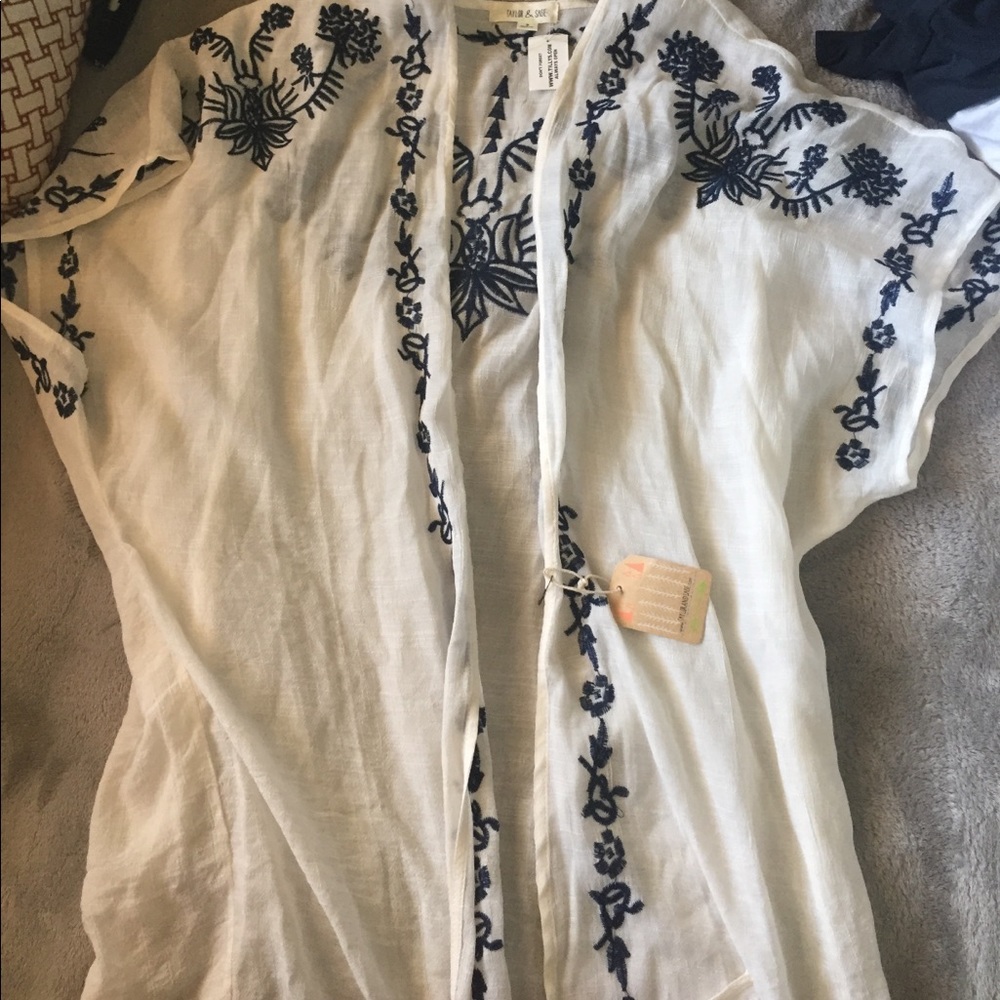 NWT cute blue and white kimono