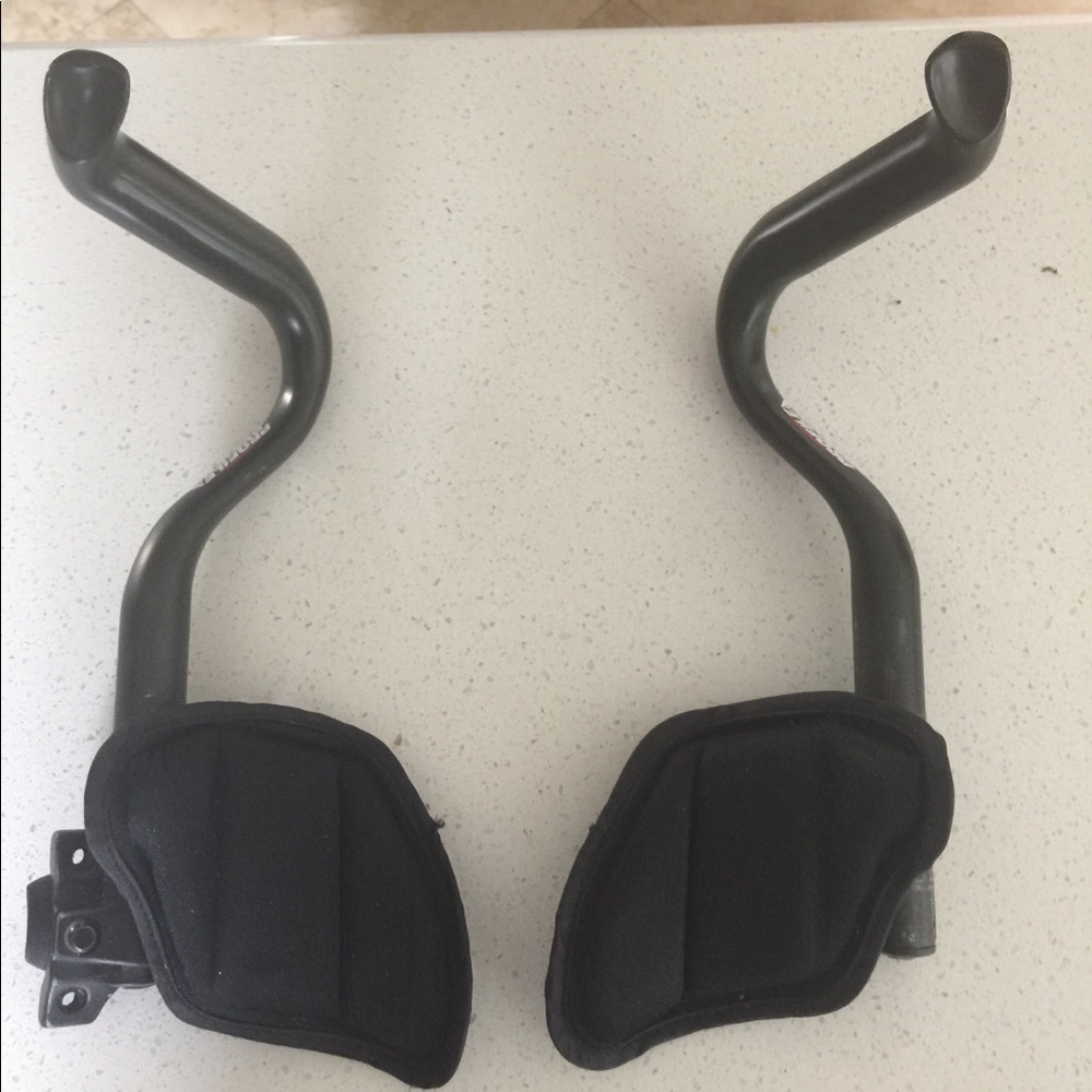 Pair of Carbon Aerobars.