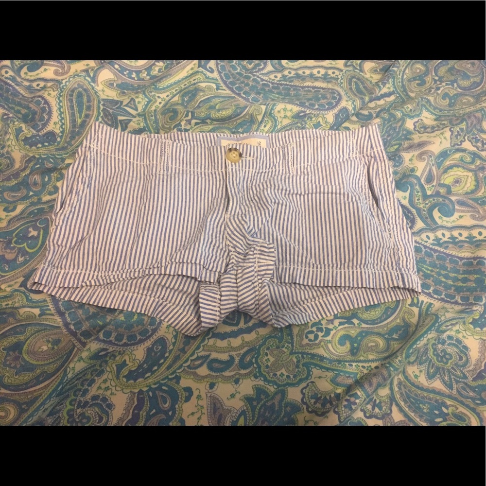 Abercrombie kids blue/white shorts